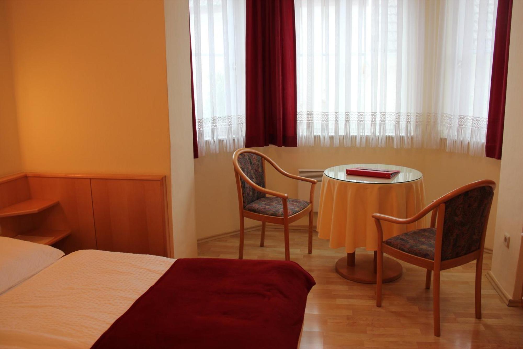 Haus Renee Bed & Breakfast Podersdorf am See Oda fotoğraf