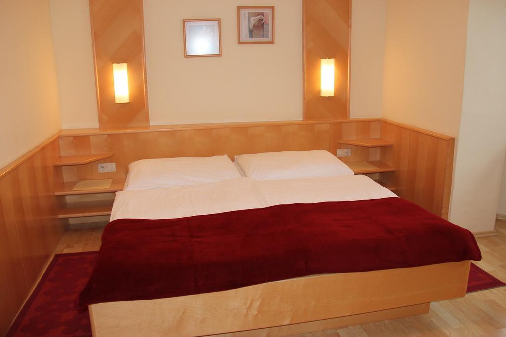 Haus Renee Bed & Breakfast Podersdorf am See Oda fotoğraf