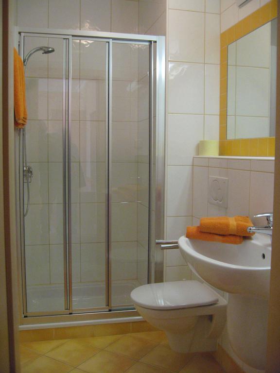 Haus Renee Bed & Breakfast Podersdorf am See Oda fotoğraf